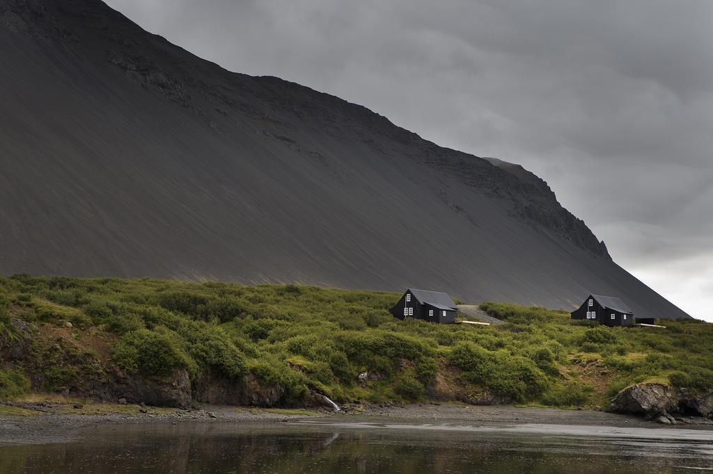 Black Timber House Borgarnes Exteriör bild
